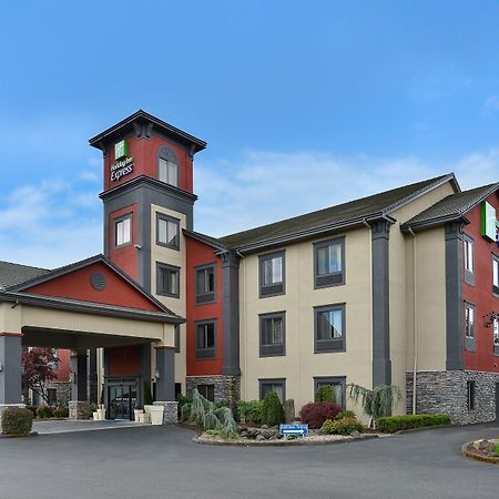 Holiday Inn Express Vancouver North By Ihg Exterior photo