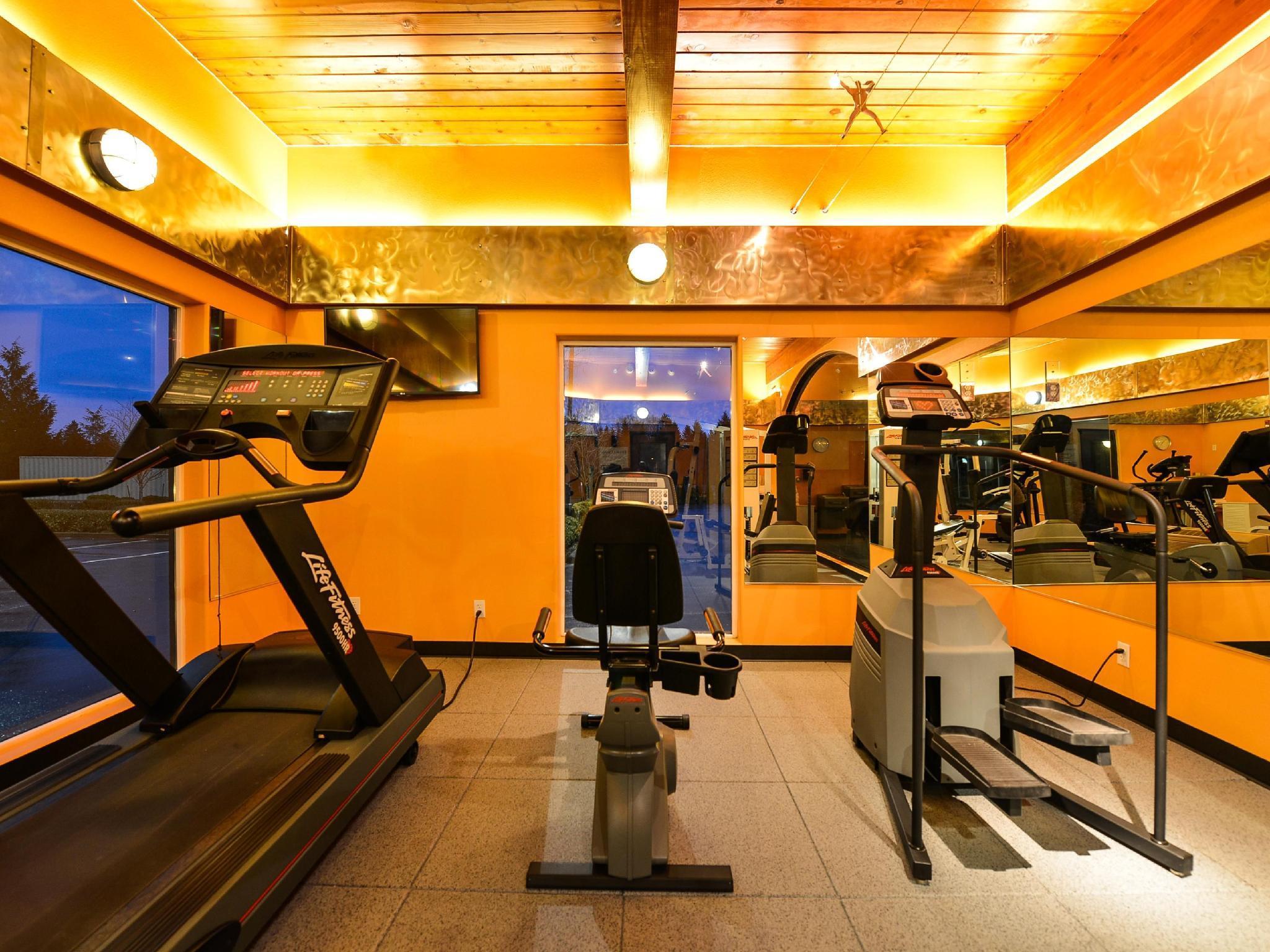 Holiday Inn Express Vancouver North By Ihg Exterior photo