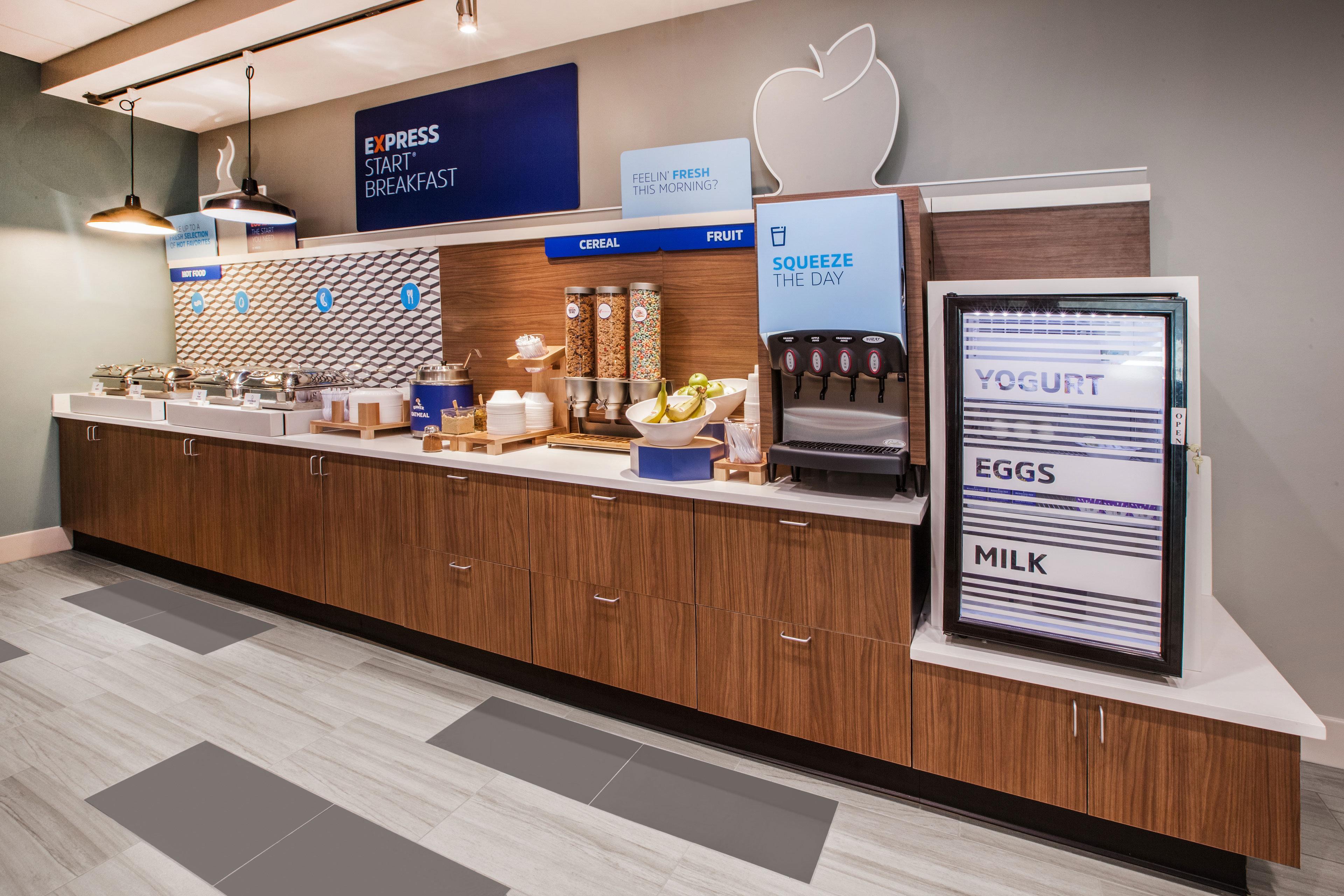 Holiday Inn Express Vancouver North By Ihg Exterior photo
