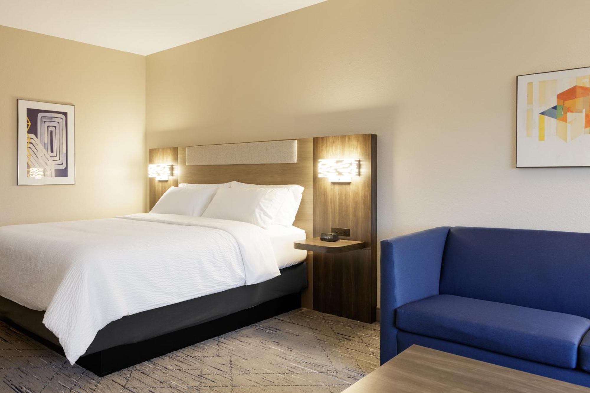 Holiday Inn Express Vancouver North By Ihg Exterior photo