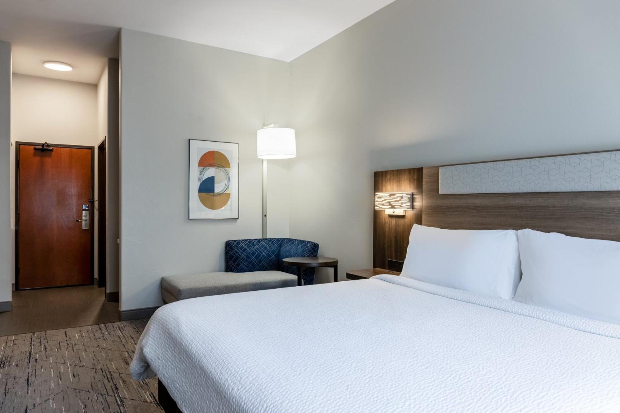 Holiday Inn Express Vancouver North By Ihg Exterior photo