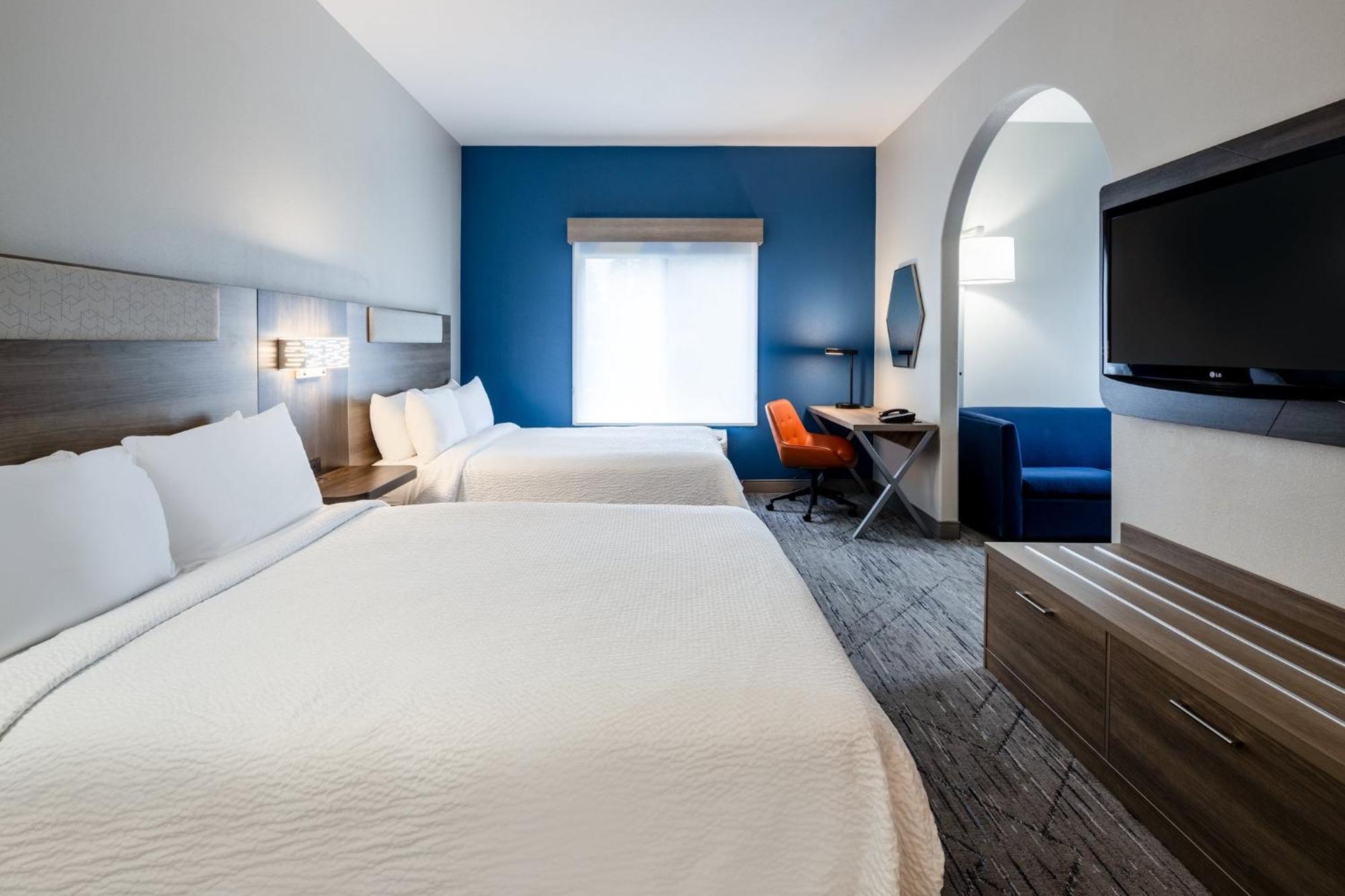 Holiday Inn Express Vancouver North By Ihg Exterior photo