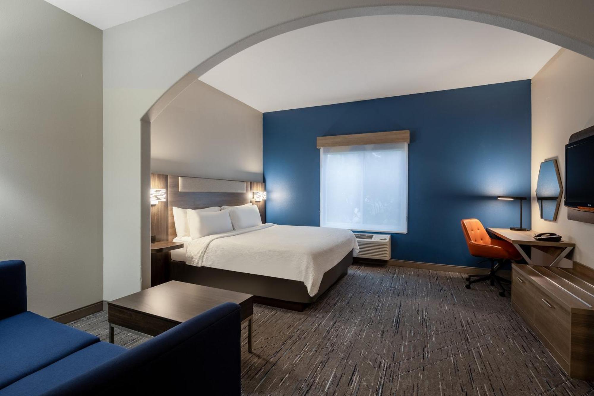 Holiday Inn Express Vancouver North By Ihg Exterior photo