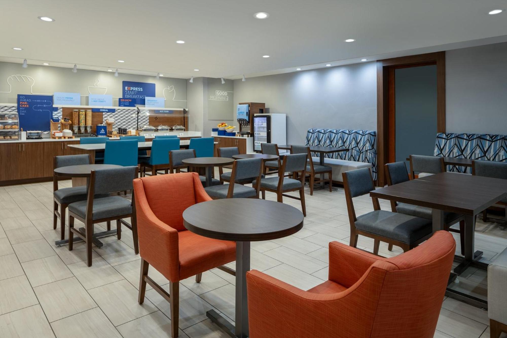 Holiday Inn Express Vancouver North By Ihg Exterior photo