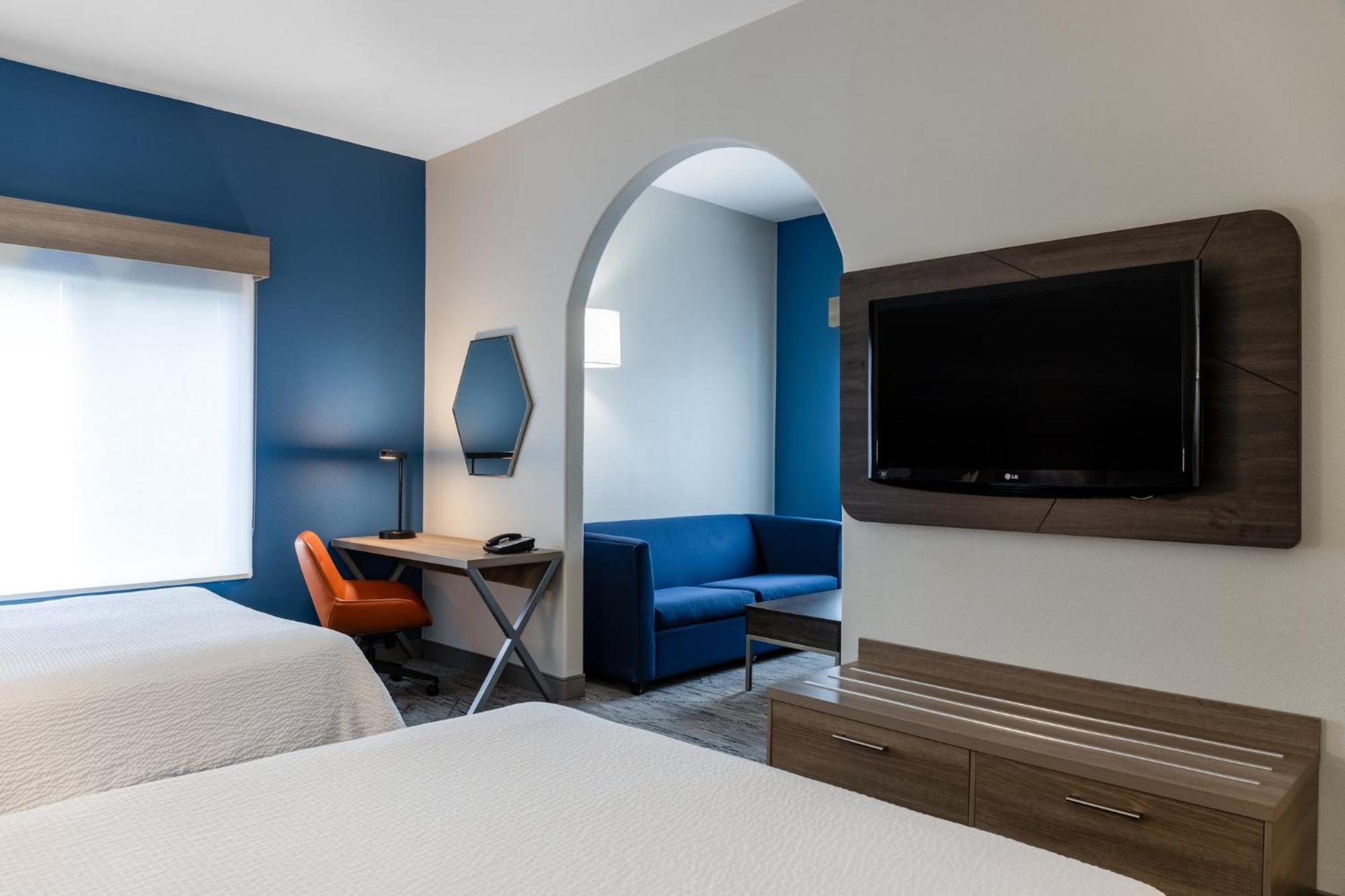 Holiday Inn Express Vancouver North By Ihg Exterior photo