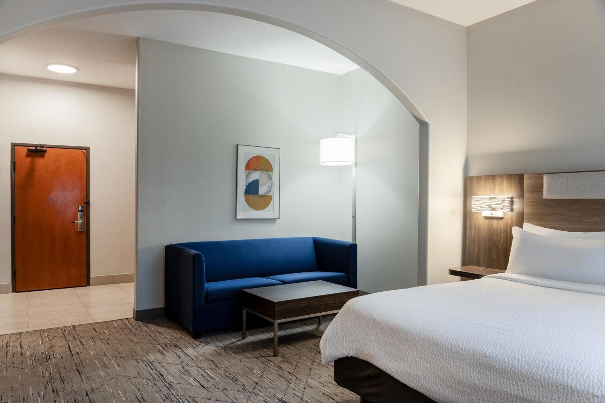 Holiday Inn Express Vancouver North By Ihg Exterior photo