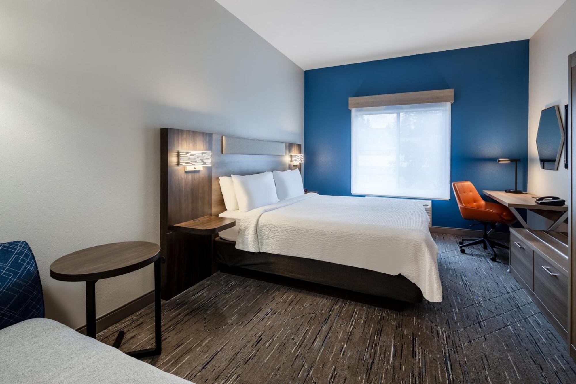 Holiday Inn Express Vancouver North By Ihg Exterior photo