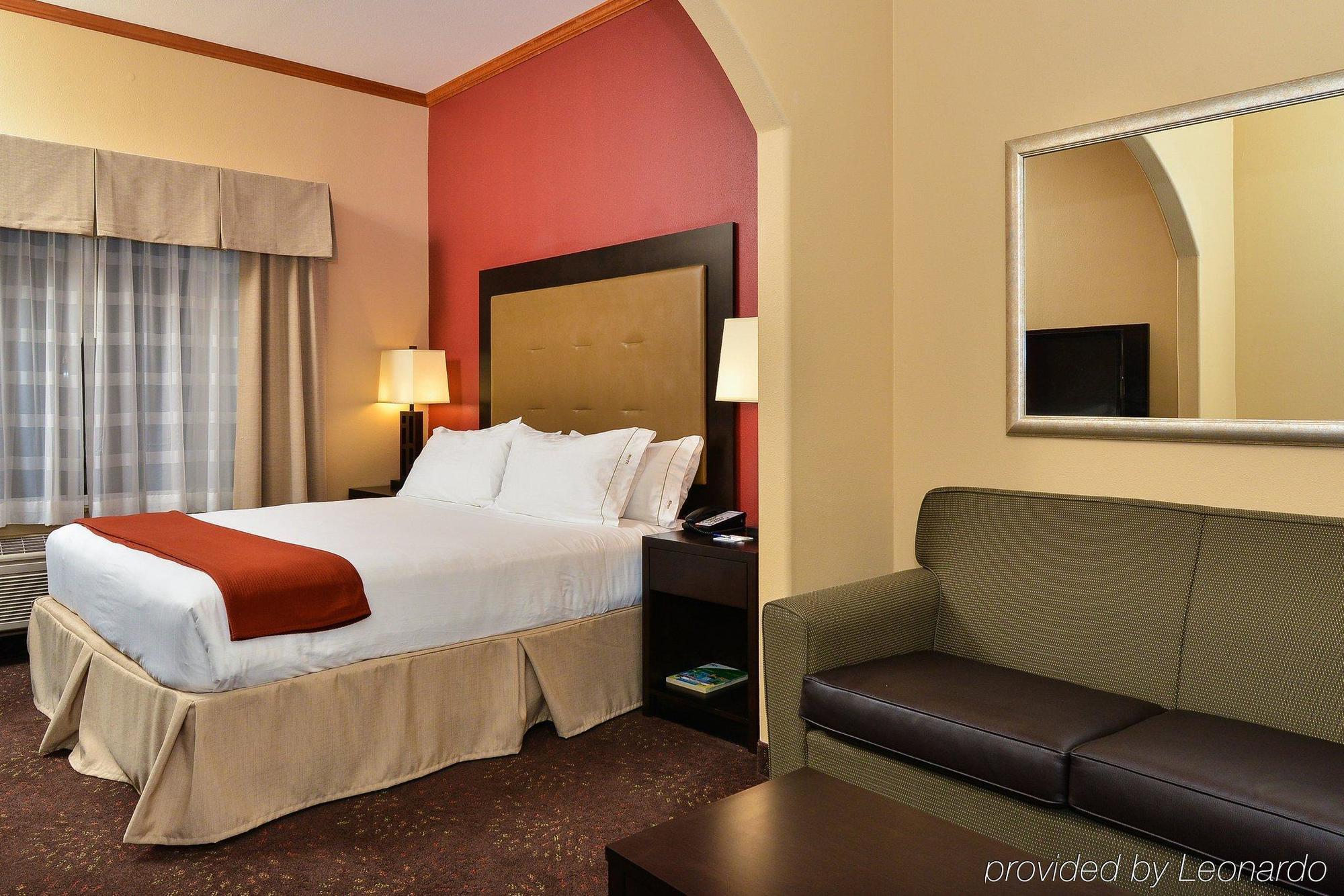 Holiday Inn Express Vancouver North By Ihg Exterior photo